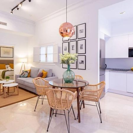 Mumu Luxury Suite Lirio Σεβίλλη Εξωτερικό φωτογραφία