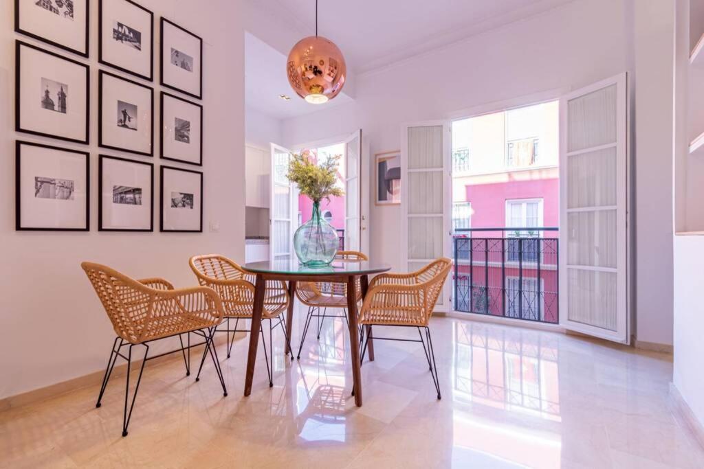 Mumu Luxury Suite Lirio Σεβίλλη Εξωτερικό φωτογραφία
