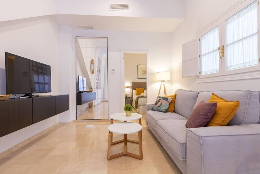 Mumu Luxury Suite Lirio Σεβίλλη Εξωτερικό φωτογραφία