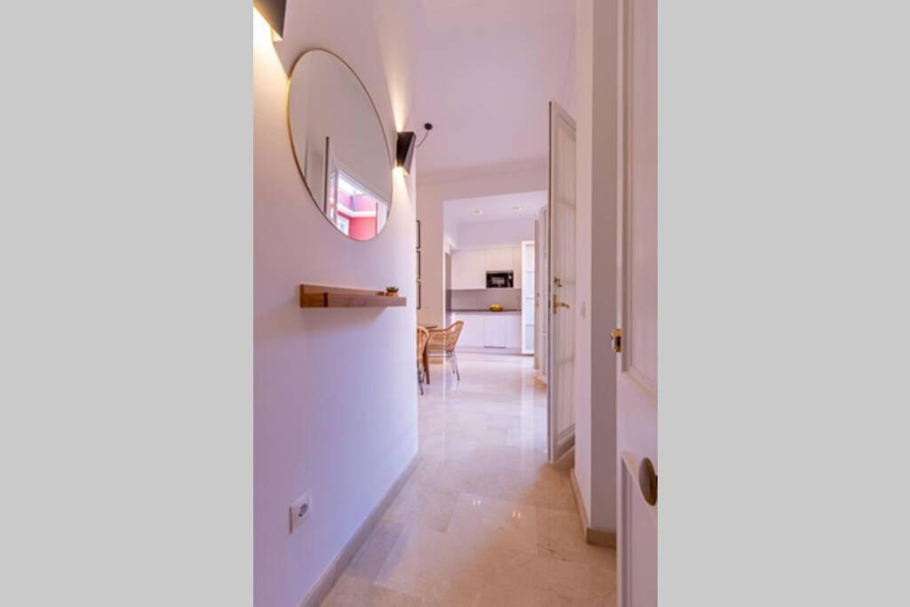 Mumu Luxury Suite Lirio Σεβίλλη Εξωτερικό φωτογραφία