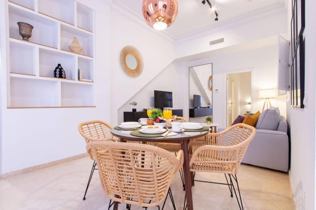 Mumu Luxury Suite Lirio Σεβίλλη Εξωτερικό φωτογραφία