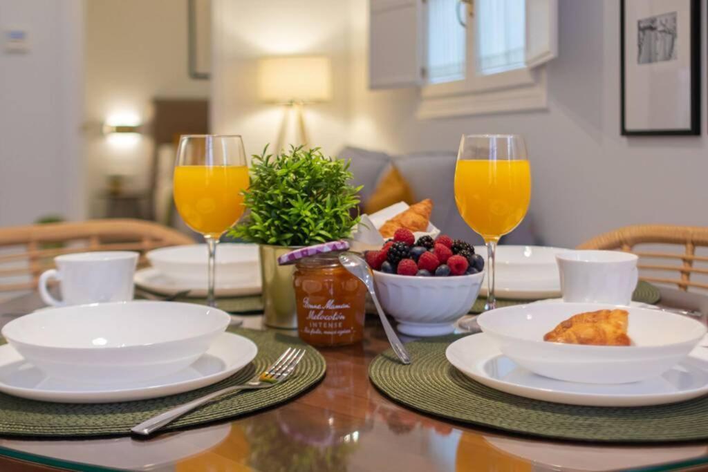 Mumu Luxury Suite Lirio Σεβίλλη Εξωτερικό φωτογραφία