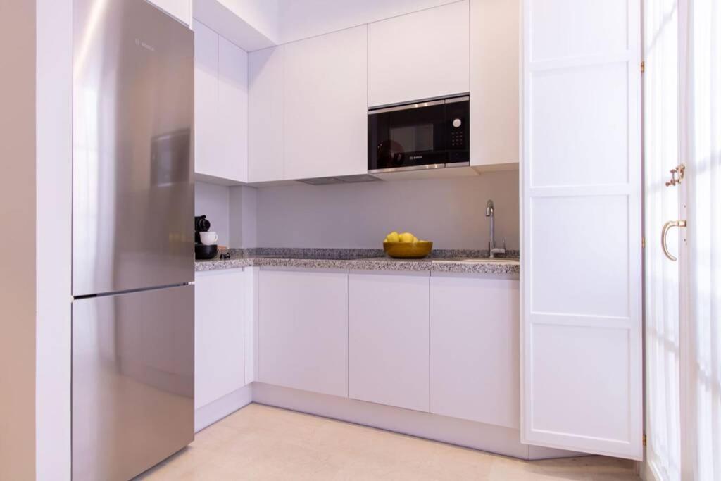 Mumu Luxury Suite Lirio Σεβίλλη Εξωτερικό φωτογραφία