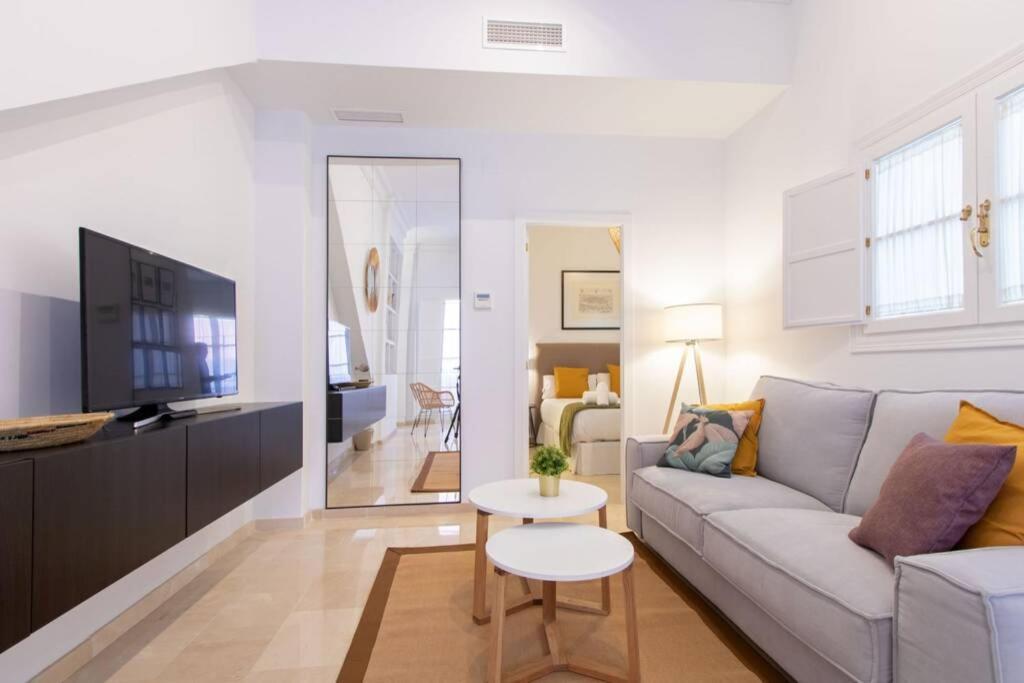 Mumu Luxury Suite Lirio Σεβίλλη Εξωτερικό φωτογραφία